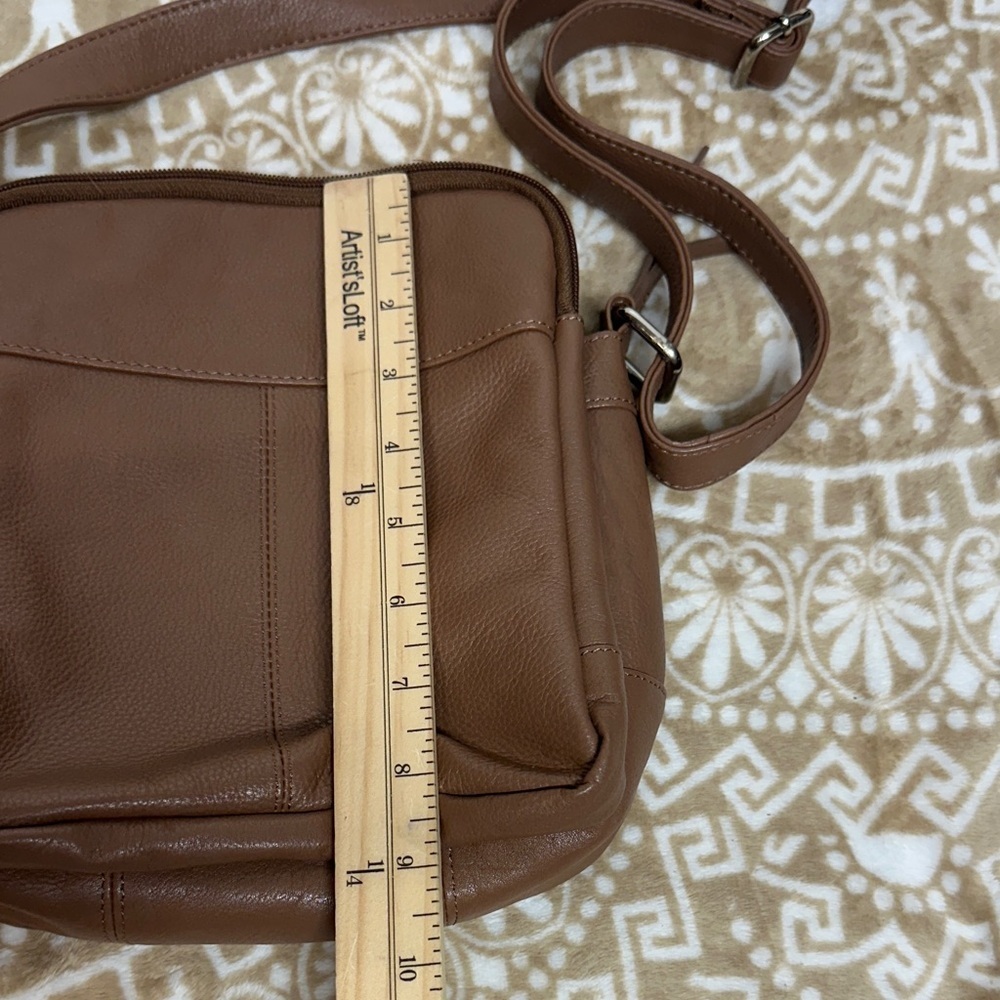 Tan Leather Crossbody Bag with multiple compartments - Picture 8 of 16